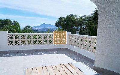  Cozy villa with lovely views of the sea and Altea.